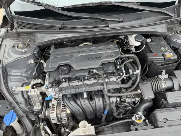 Hyundai Elantra SEL Convenience IVT 2025 Gray · Photo 1