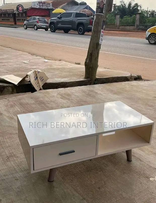 Modern Luxe Center Table · Photo 1