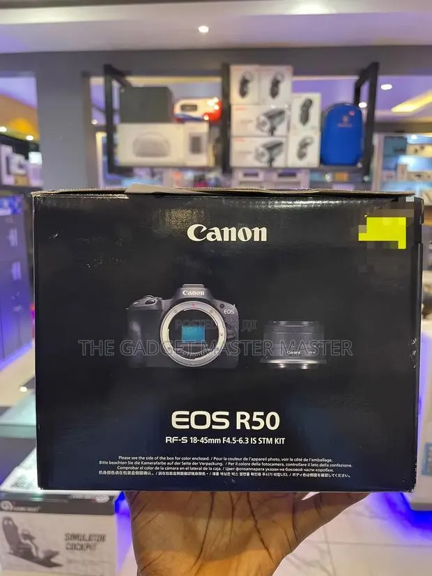 Canon Eos R50 Mirrorless Camera With 18-45mm F4.5-6.3 IS STM KIT · Photo 1