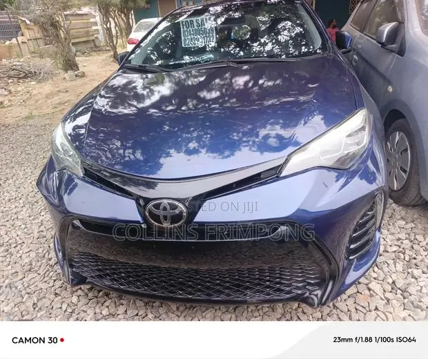 Toyota Corolla 2018 Blue · Photo 1