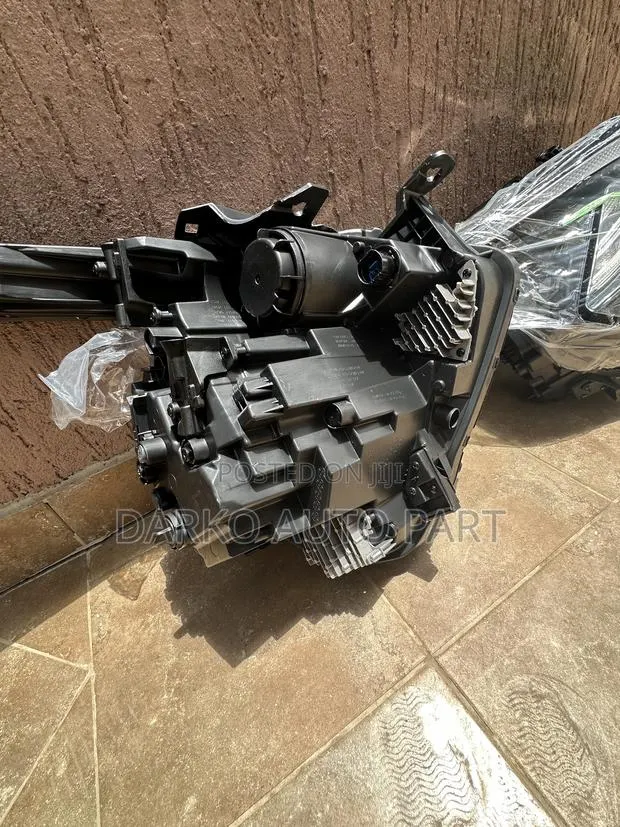 Kia Sportage 2022-2024 Headlights Full LED Available · Photo 1