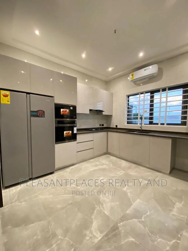 4bdrm Duplex in Pleasantplaces, East Legon for sale · Photo 5