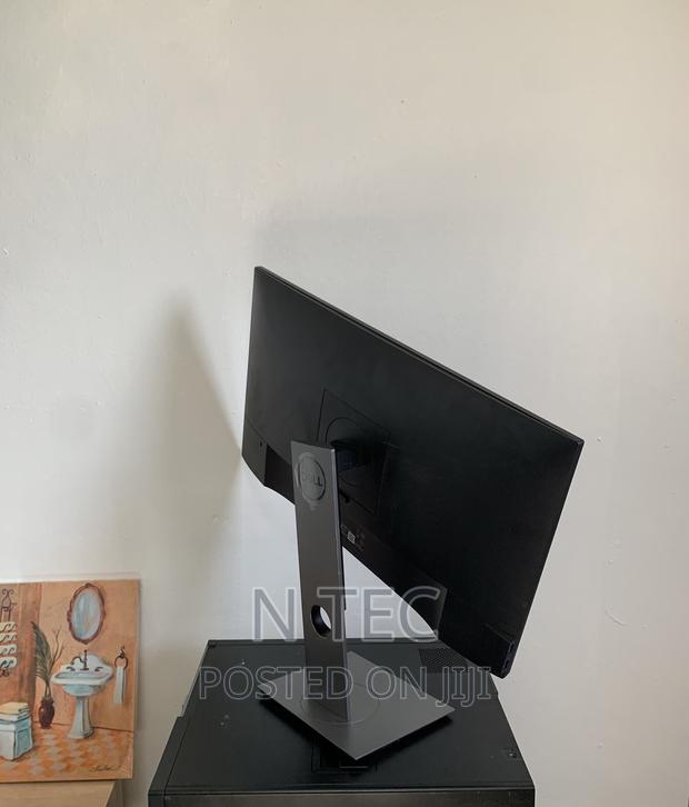 22 Inches Edgeless Dell Monitor. · Photo 4
