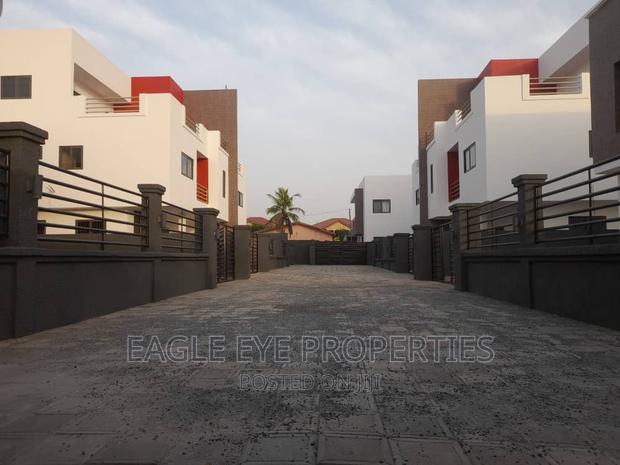 4bdrm House in Oyarifa for sale · Photo 7