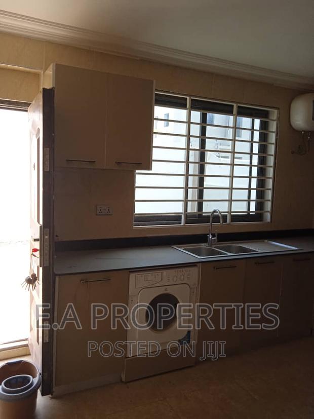 5bdrm House in E A Properties, Ghana Flag for sale · Photo 3