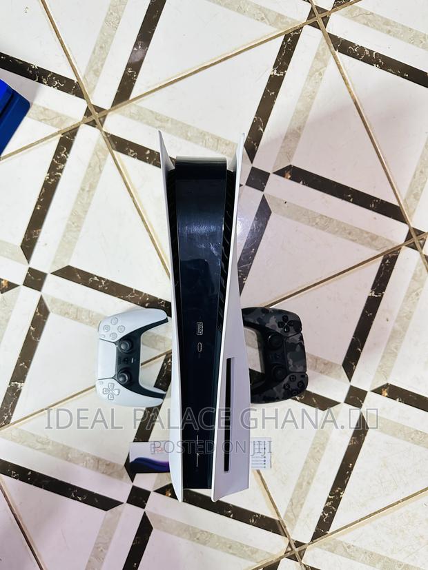 Playstation 5 Standard FC 24, MK 11 Etc · Photo 2