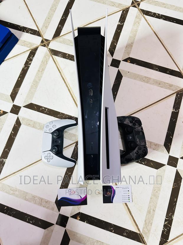 Playstation 5 Standard FC 24, MK 11 Etc · Photo 5