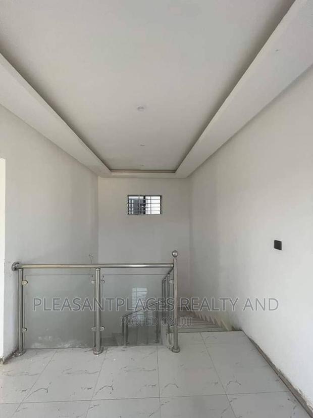 4bdrm Duplex in Pleasantplaces, Spintex for sale · Photo 2