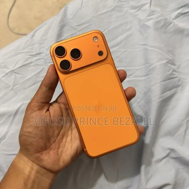Apple iPhone 17 Pro Max 256 GB Orange · Photo 1
