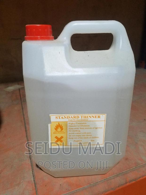 Standard Thinner for Mixing Paint. · Photo 1