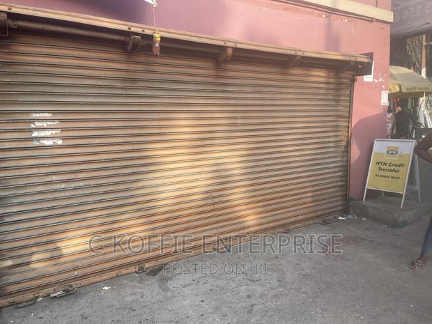 Warehouse With Shop 350sq + Office at Accra Close to Road · Photo 3