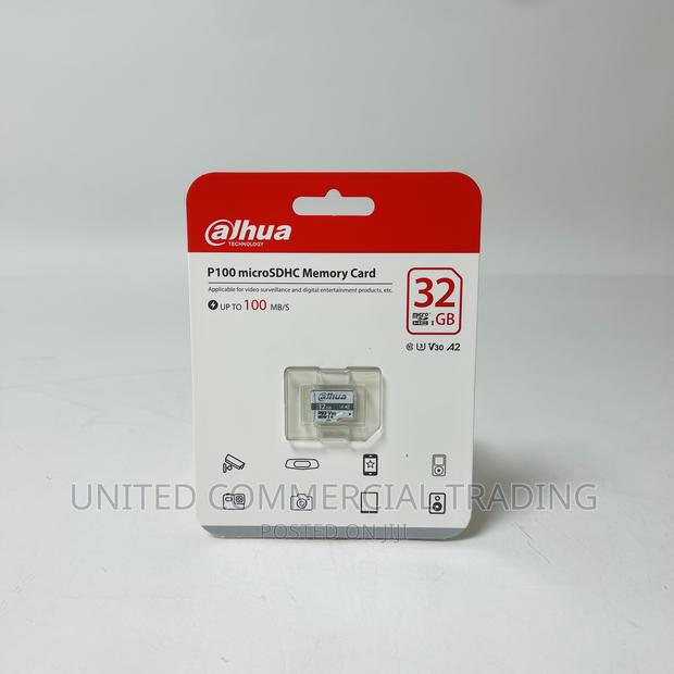 Micro SD Card (32GB) · Photo 1