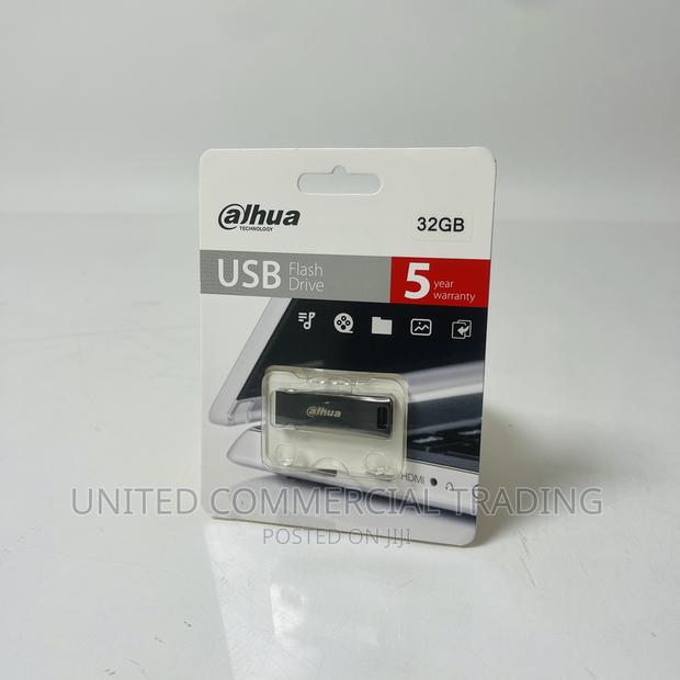 USB (32gb) · Photo 3