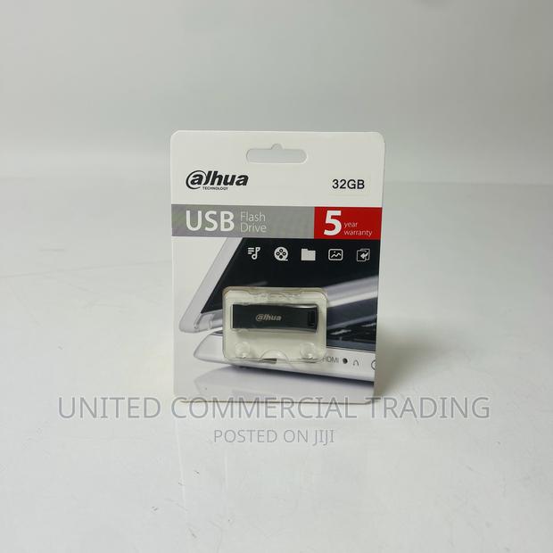 USB (32gb) · Photo 1
