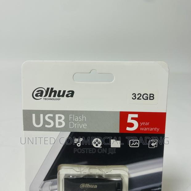 USB (32gb) · Photo 2