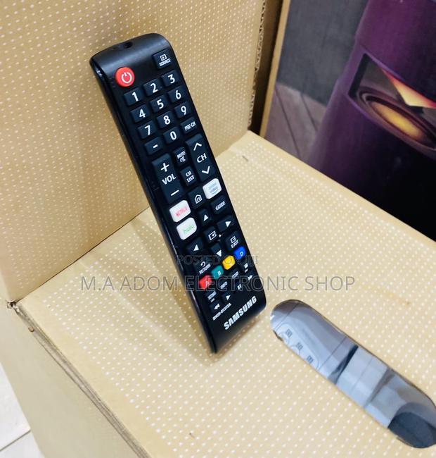 Elegant Black Samsung Remote Control(Black). · Photo 1