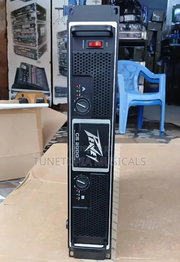 Peavey Cs 2000 Professional Power Amplifier. · Photo 1