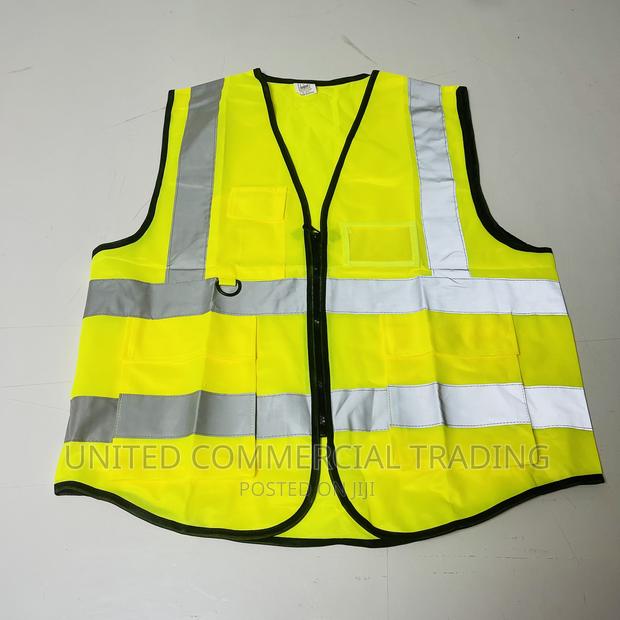 Safety Vest (With Pocket And Zipper) · Photo 1