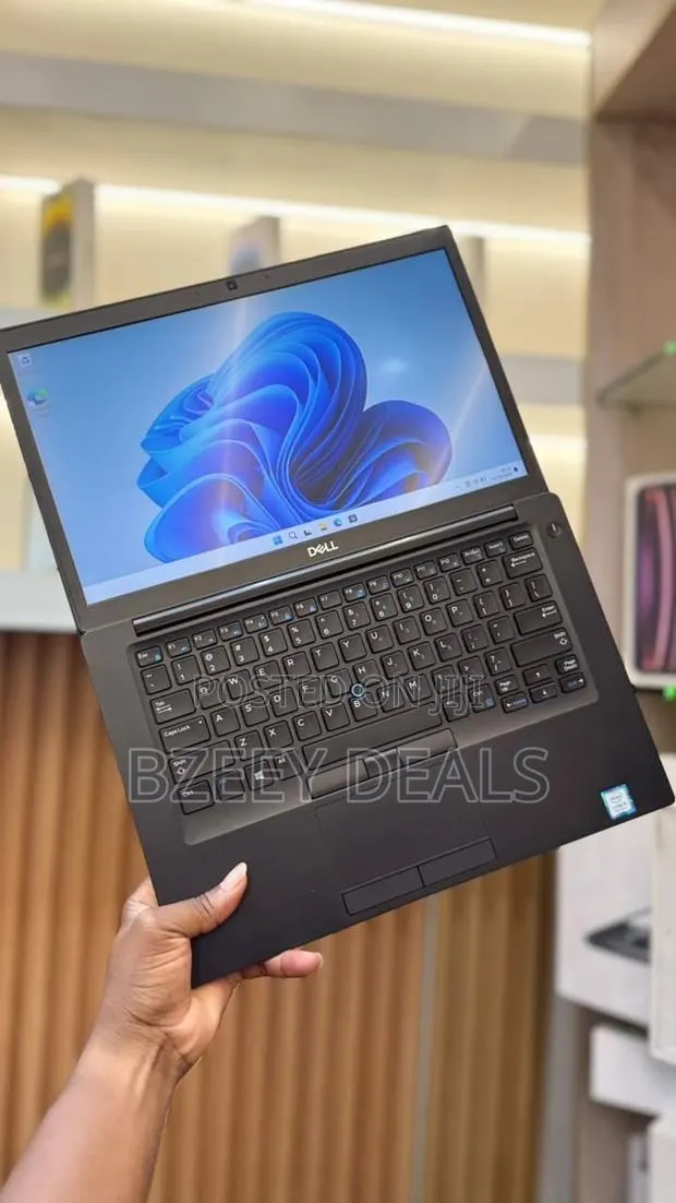 Laptop Dell Latitude 7490 8GB Intel Core i5 SSD 256GB · Photo 1
