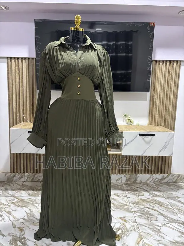 Pleated Dress · Photo 1