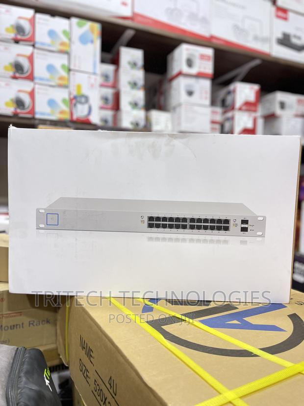 UBIQUITY Unifi Poe Switch US-24-250W 24-Port Managed Poe · Photo 2