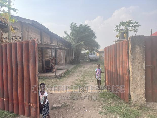 Warehouse + 3plots of Land at Tema Com12 Fore Sale · Photo 3
