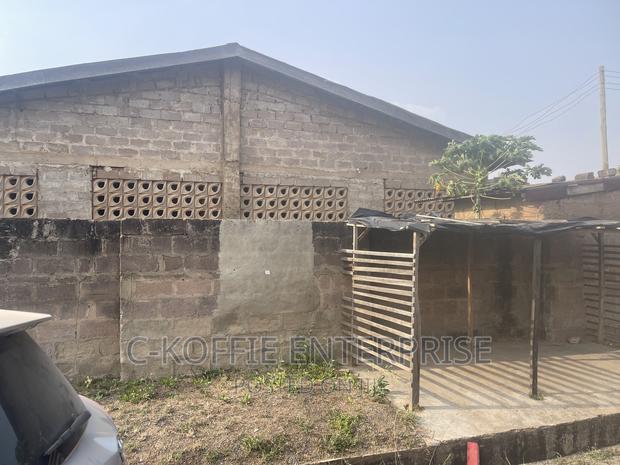 Warehouse + 3plots of Land at Tema Com12 Fore Sale · Photo 5