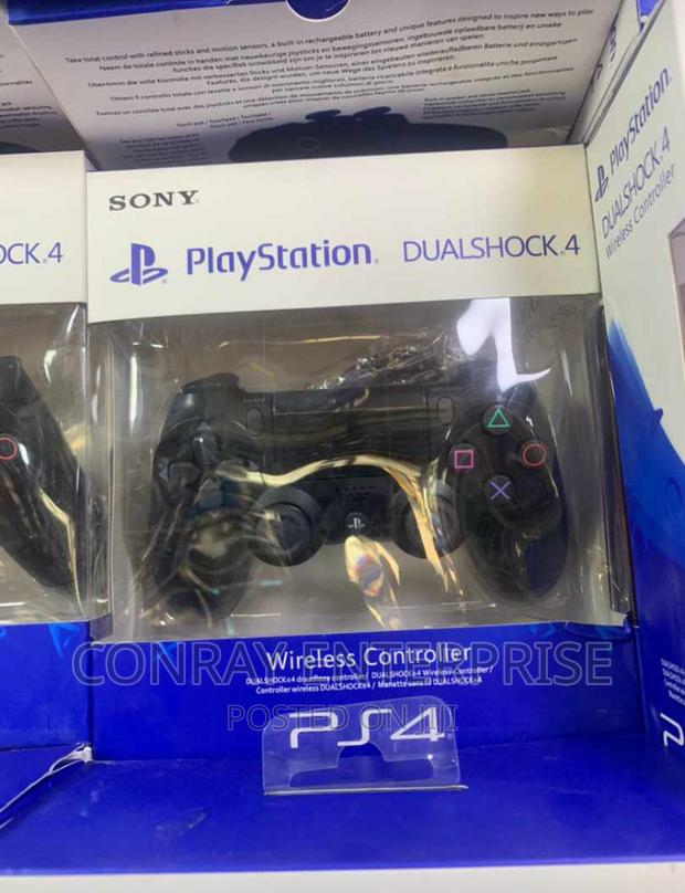 Ps4 Wireless Controllers. · Photo 3