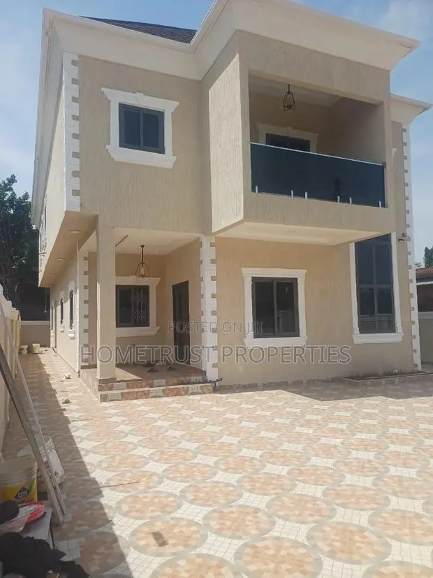 4bdrm Duplex in Achimota Tantra, Mile 7 for sale · Photo 1