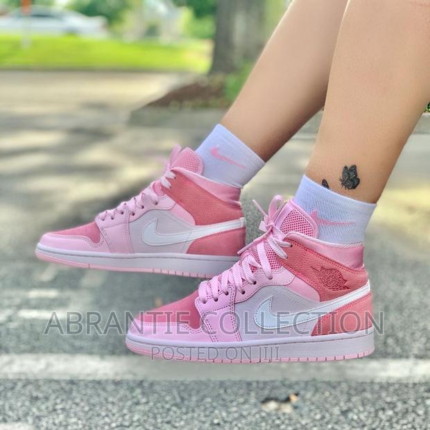 Jordan 1 Mid Digital Pink · Photo 4