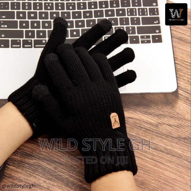 Quality Knitted Winter Gloves · Photo 3