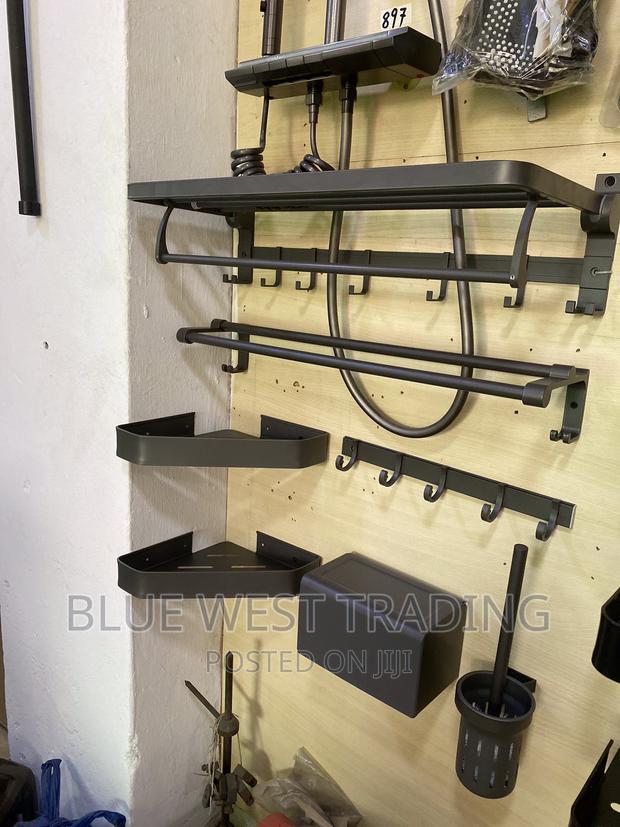 Grey Bathroom Accessories · Photo 2