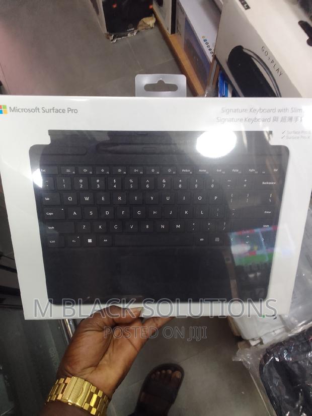 Microsoft Surface Pro 9/11 Keyboard With Slim Pen 2 · Photo 1