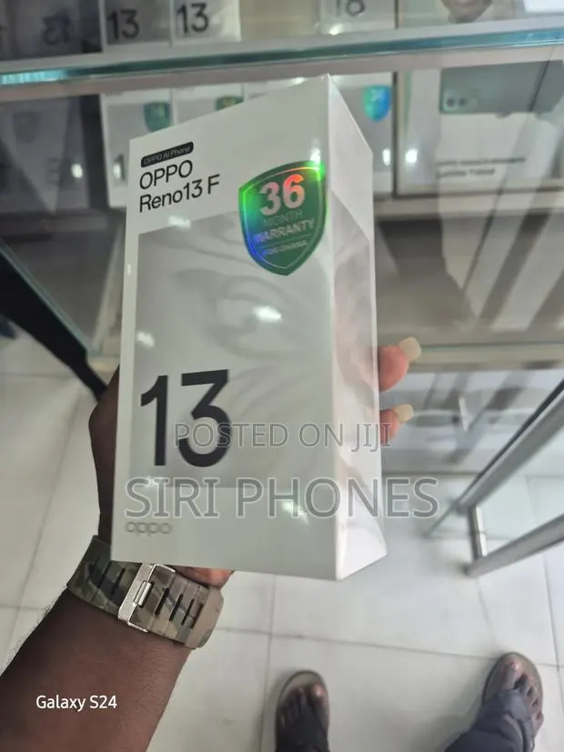 New Oppo Reno13 F 256 GB Gray · Photo 1