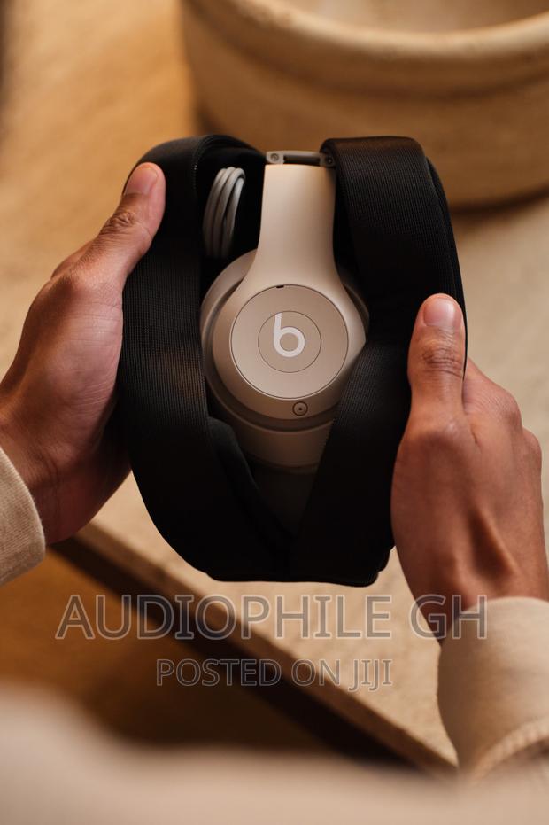 Beats Studio Pro Wireless Noise Cancelling Headphones · Photo 4