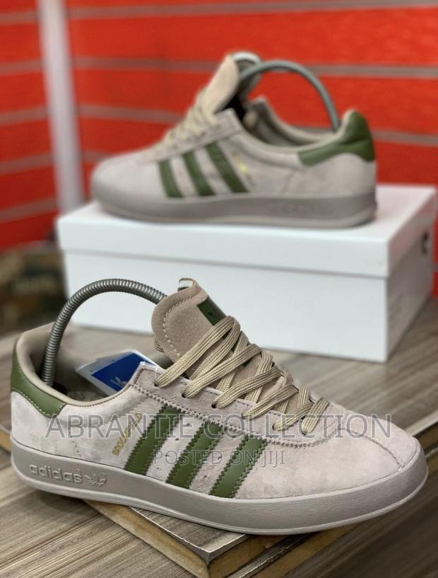 Adidas Broomfield Khaki · Photo 2