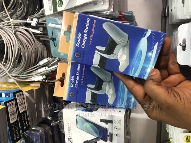 Double Charge Station for Ps5 Game Pad · Photo 1