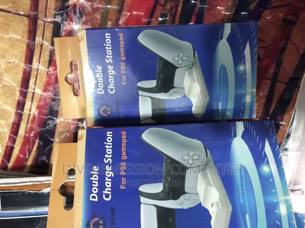 Double Charge Station for Ps5 Game Pad · Photo 3