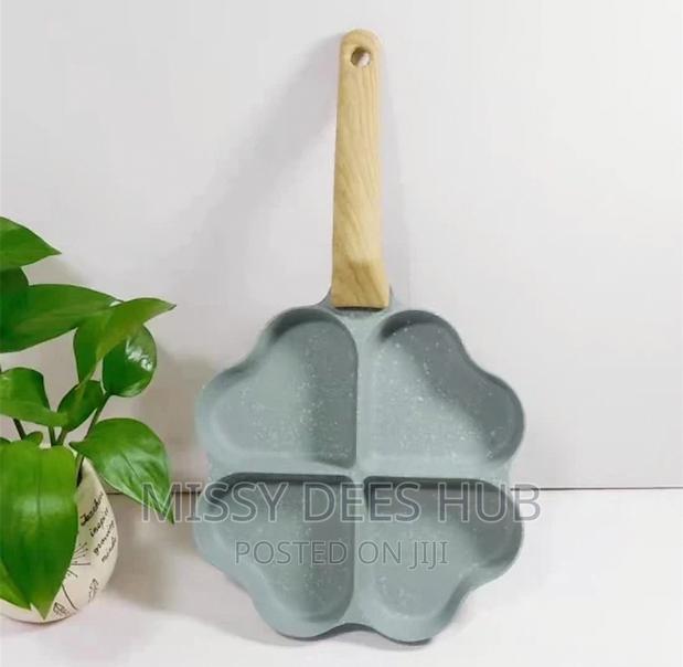 4 Heart-Shaped Frying Pan · Photo 3