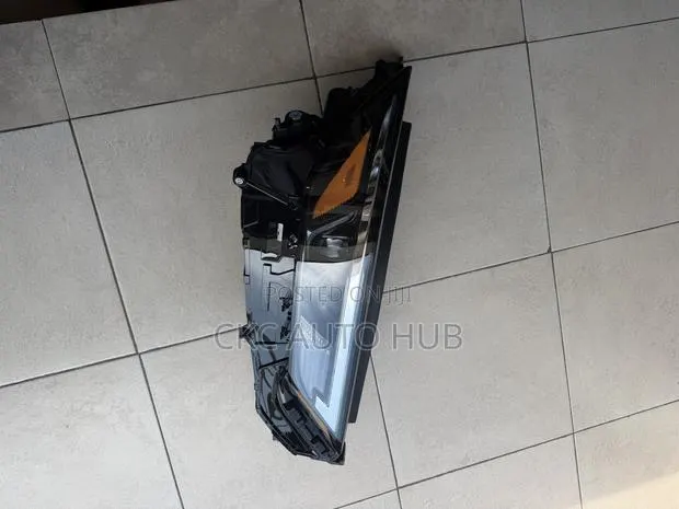 Grand Highlander Headlight · Photo 1