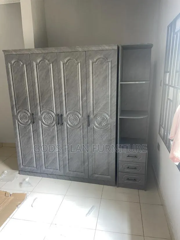 Four Doors Wooden Wardrobe · Photo 1