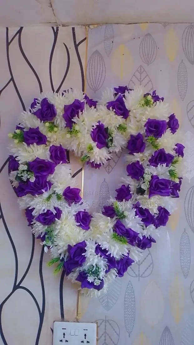Artificial Funeral Wreath · Photo 1