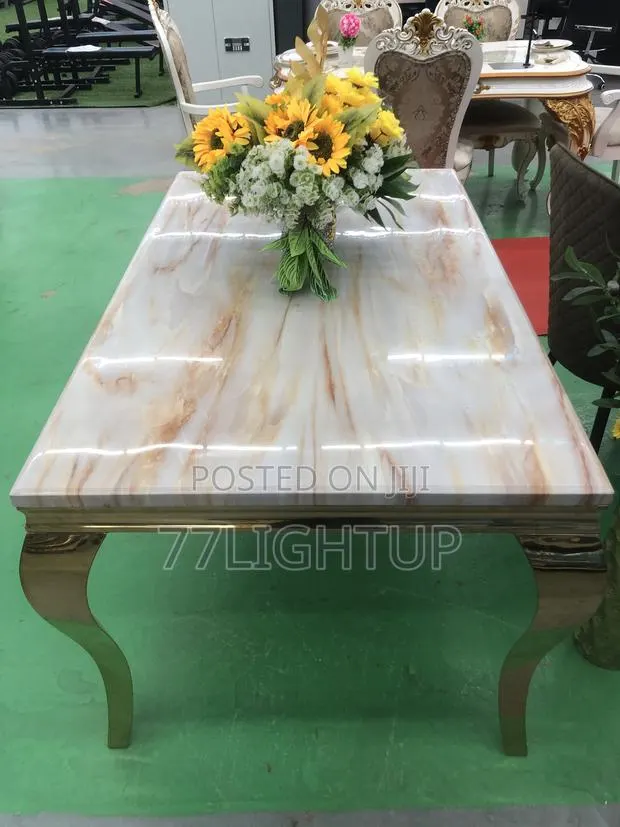 Dining Table · Photo 1