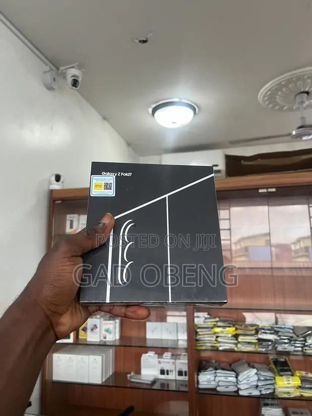 New Samsung Galaxy Z Fold7 256 GB Black · Photo 1