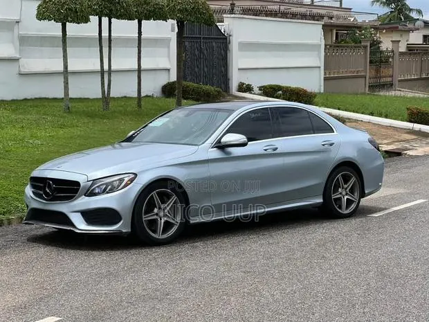 Mercedes-Benz C300 2016 Blue · Photo 1