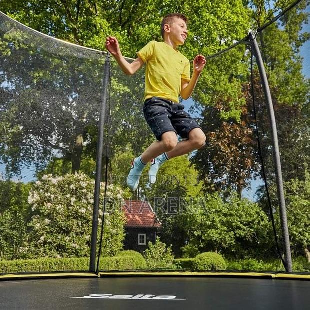 12ft Salta Black Round Comfort Edition Trampoline Enclosure · Photo 1