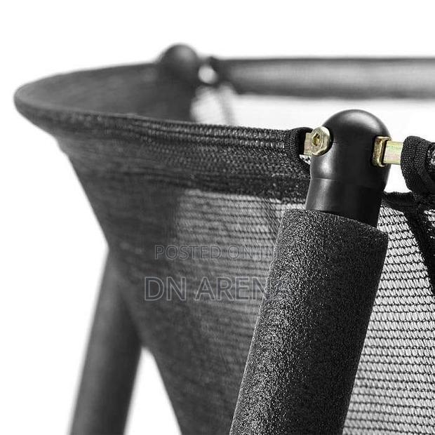 12ft Salta Black Round Comfort Edition Trampoline Enclosure · Photo 4