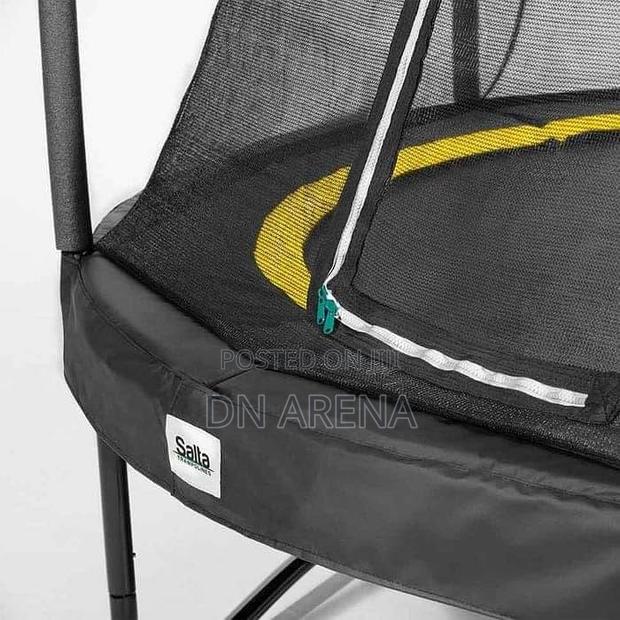 12ft Salta Black Round Comfort Edition Trampoline Enclosure · Photo 5