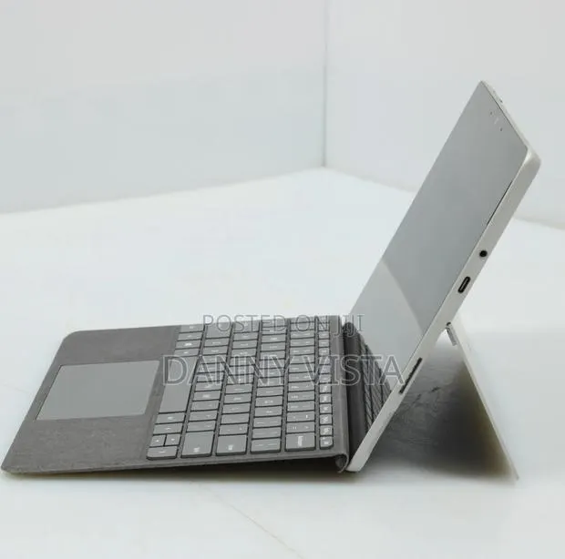 New Laptop Microsoft Surface Pro 8GB Intel Core i5 SSD 256GB · Photo 1