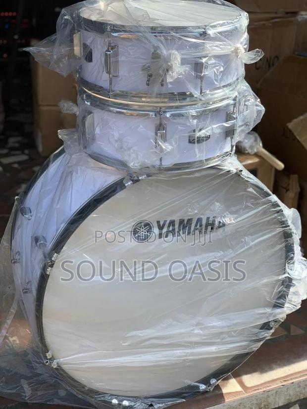 Yamaha 3set Parade/Marching Drumset With Accessories (White) · Photo 3